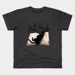 Cat reading a book, watercolor style, flowers growing from book, cats end books lovers lover Kids T-Shirt